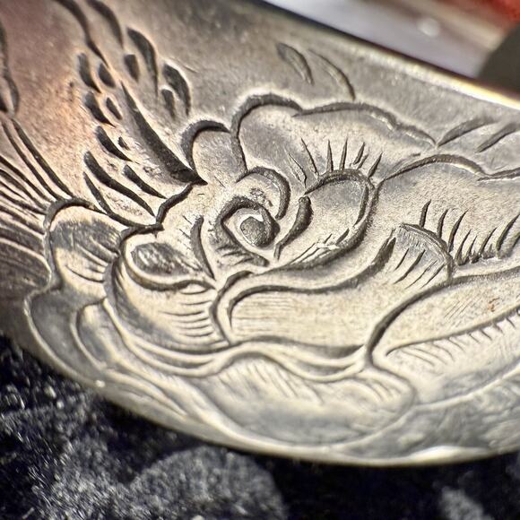 Salisbury Pewter June Rose Flower Cuff Bangle Bracelet Etched Collectible 1” - Picture 5 of 12